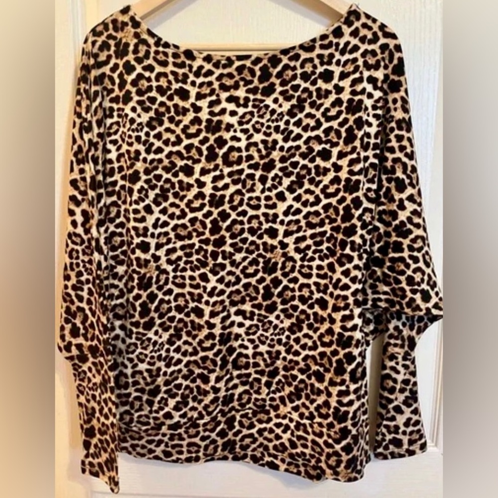 REB. in J. 220 Women’s Shirt